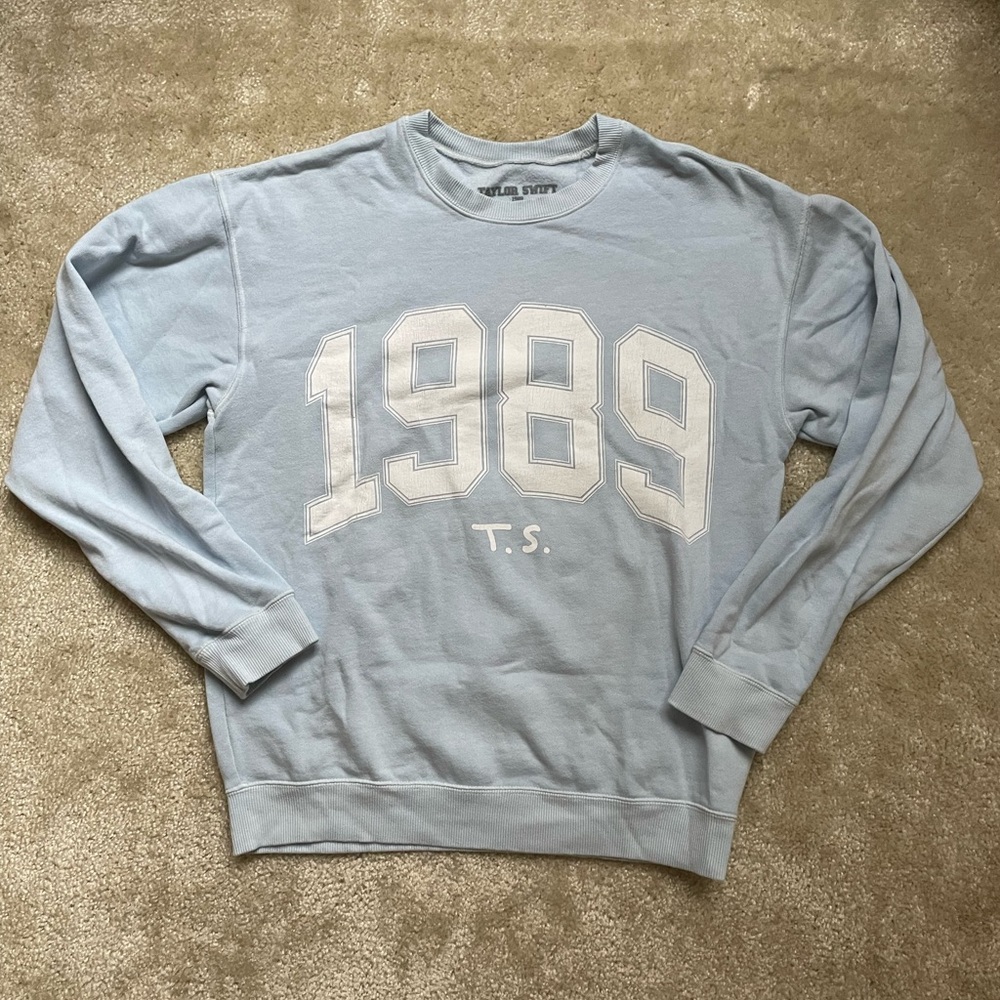 Taylor Swift 1989 T.S. crewneck sweatshirt